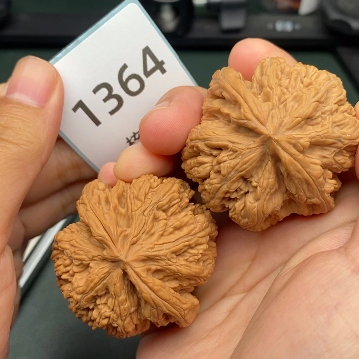 文玩核桃吊坠1364号全品粗筋46+