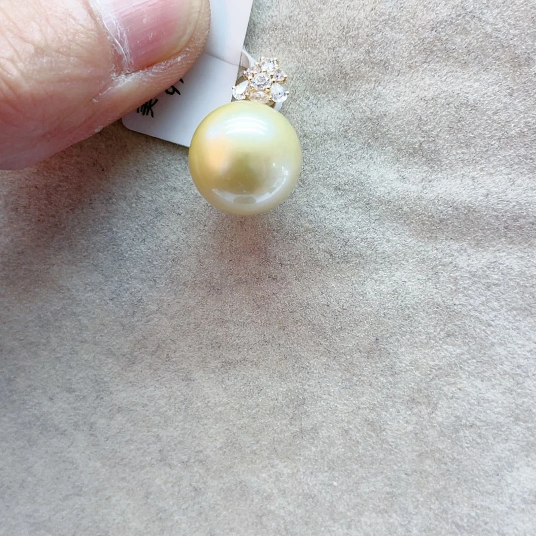海水珍珠颈饰18K金镶嵌