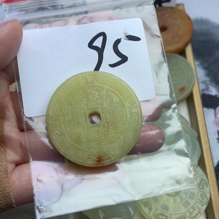 蛇纹石玉合金颈饰
