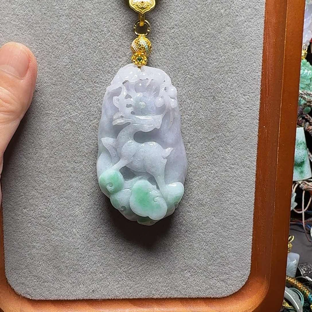 吊坠(赠链)未镶嵌翡翠