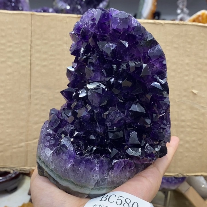 紫晶未镶嵌大型摆件（非配饰）