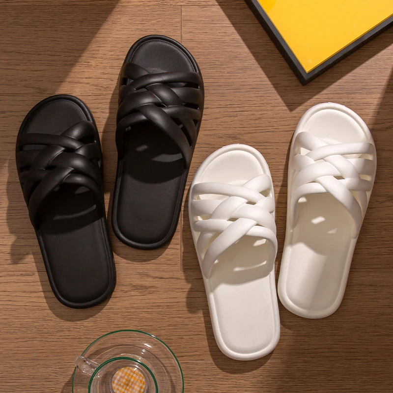 拍一发二交叉踩屎感拖鞋女夏季居家室内洗澡浴室四季家用凉拖鞋Q