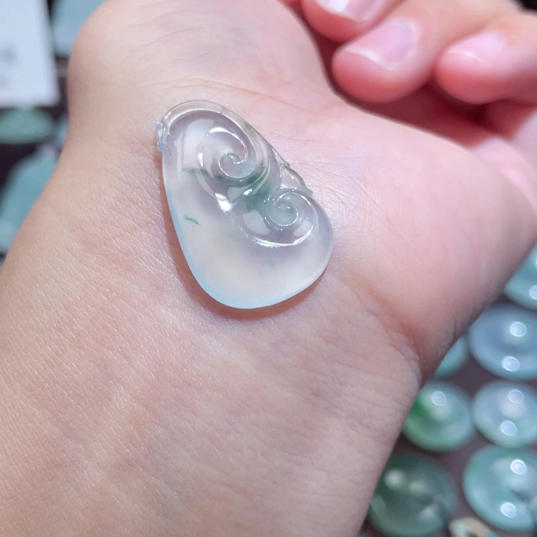 颈饰未镶嵌翡翠如意