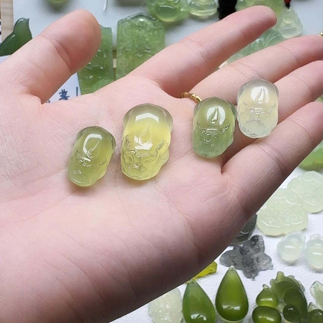 合金蛇纹石玉颈饰