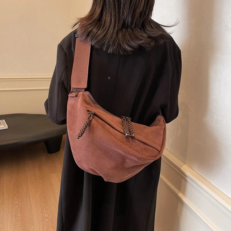 日本进口无印MUJ斜挎包女秋冬2025新款麂皮绒包大容量棕色系通勤
