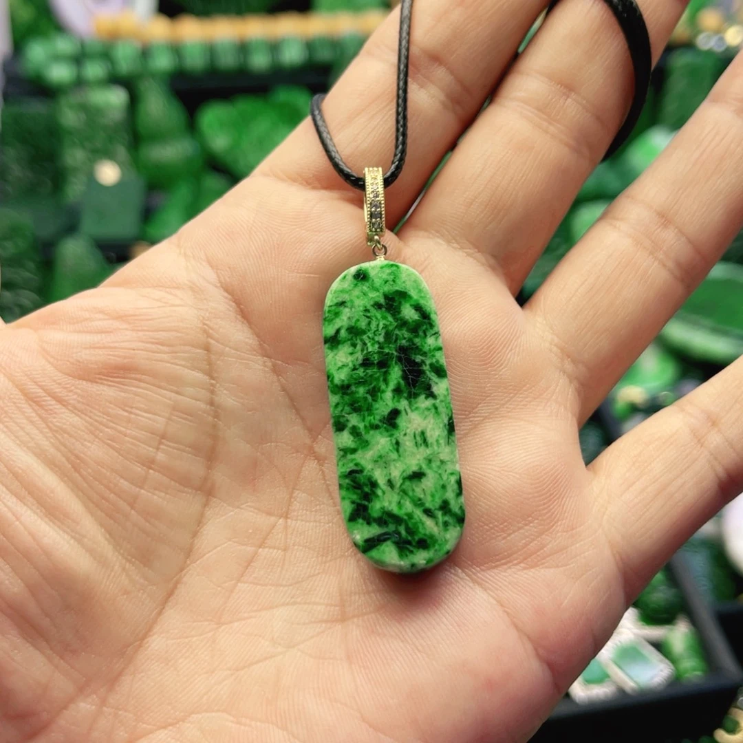 翡翠未镶嵌颈饰吊坠