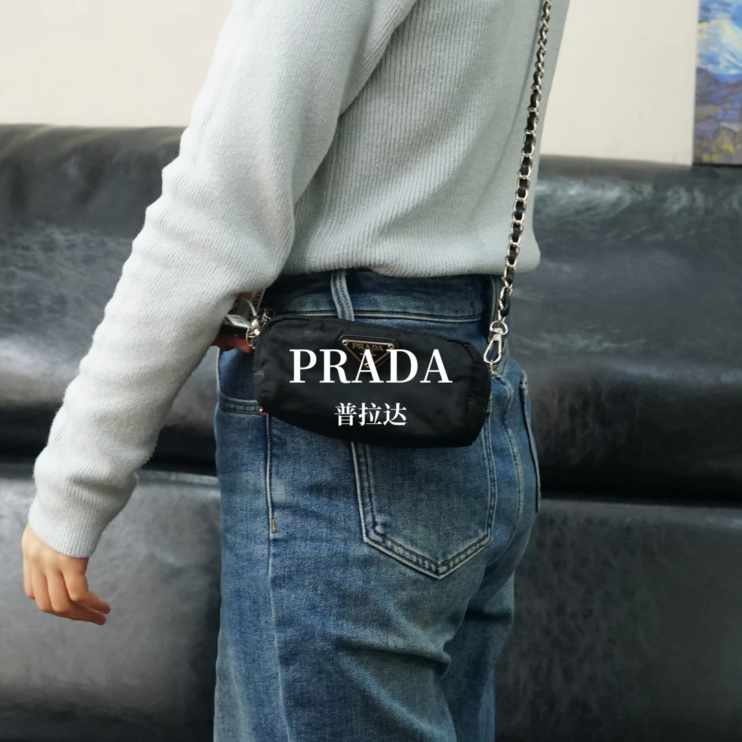 95新 Prada/普拉达 黑色斜挎包/JJ01327444/7444
