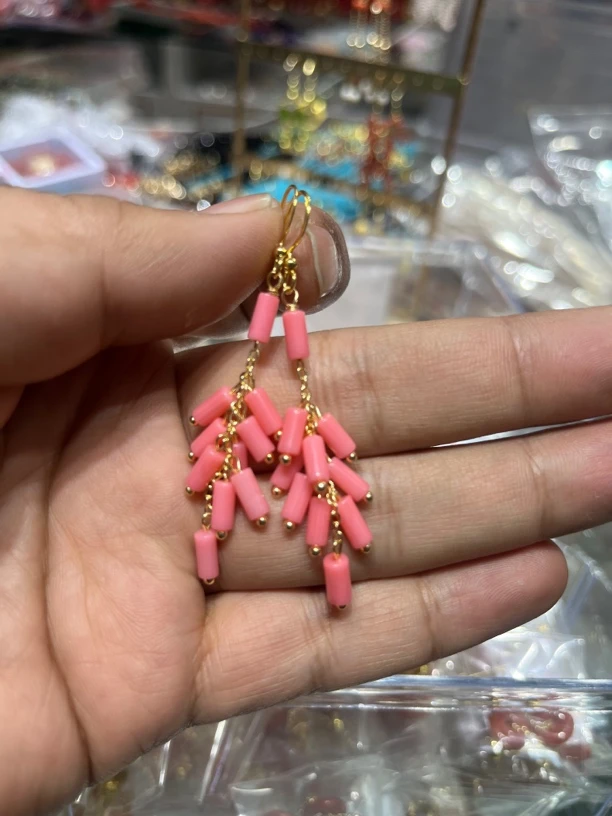 时尚设计款 粉色手工编织小鞭炮耳饰