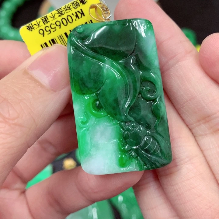 颈饰18K金镶嵌翡翠
