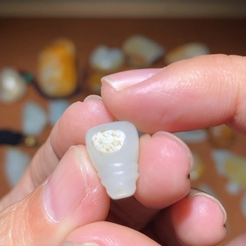 【闪购商品】颈饰未镶嵌和田玉（糖玉）