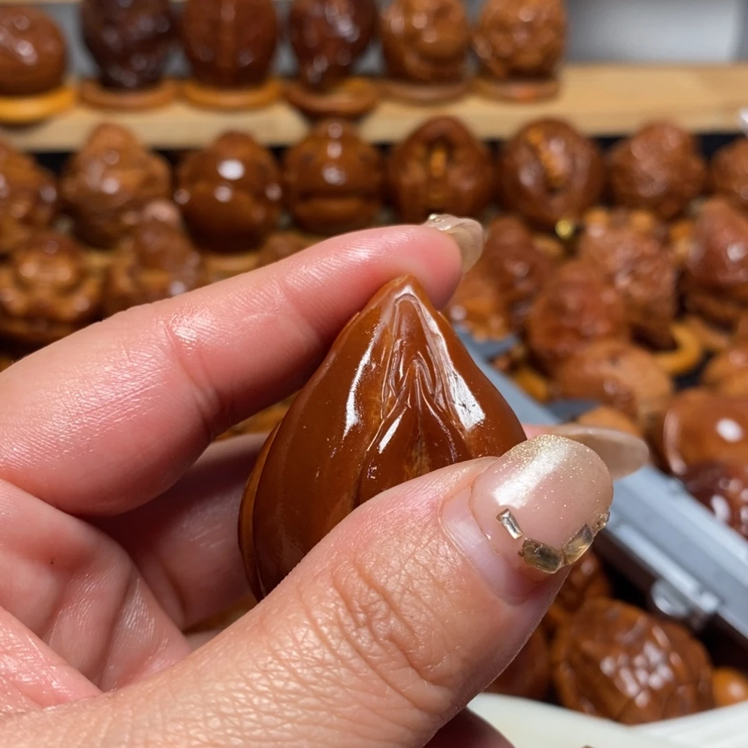 【闪购商品】橄榄核吊坠纯手工四面