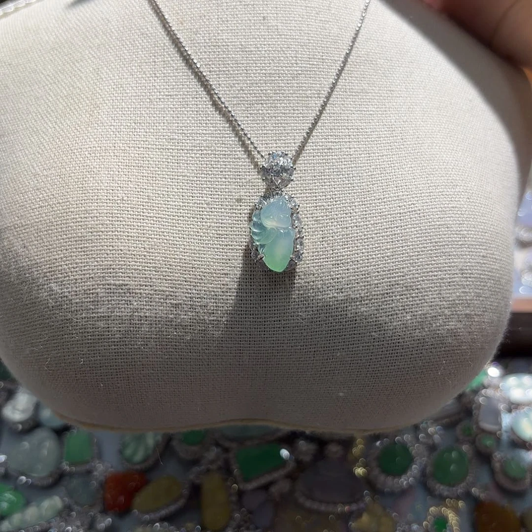 是****翡翠银S925镶嵌吊坠(不含链)