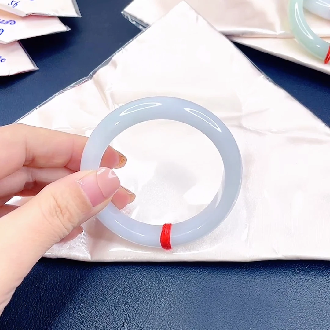 翡翠未镶嵌手镯冰胶条手镯