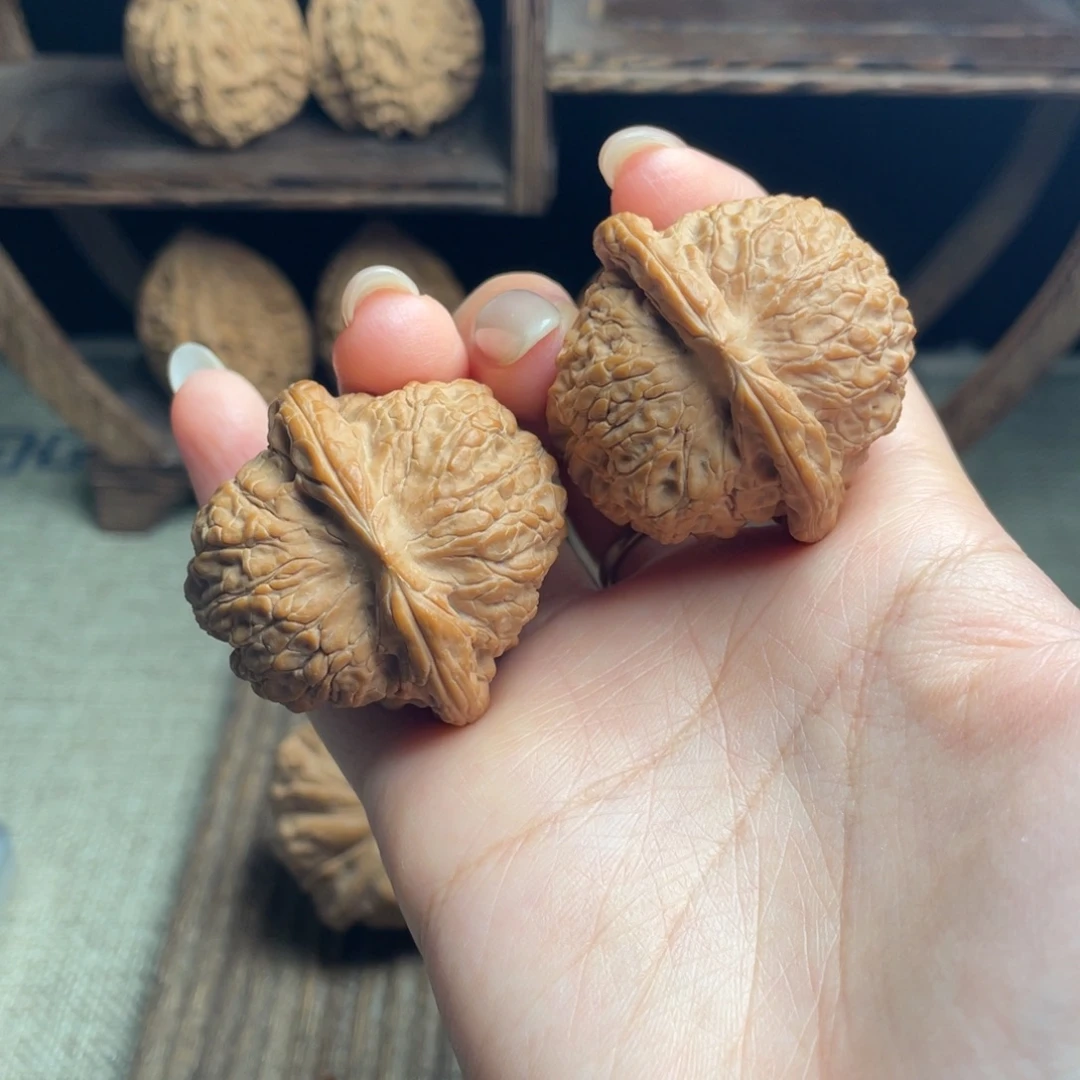 幸***在吊坠文玩核桃血麒麟40+ 全品白茬