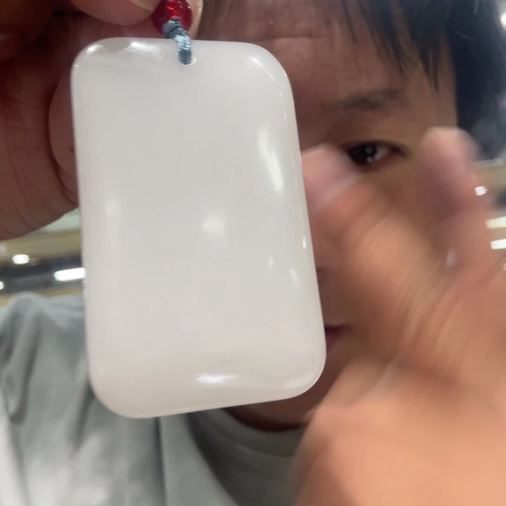 石英质玉未镶嵌颈饰