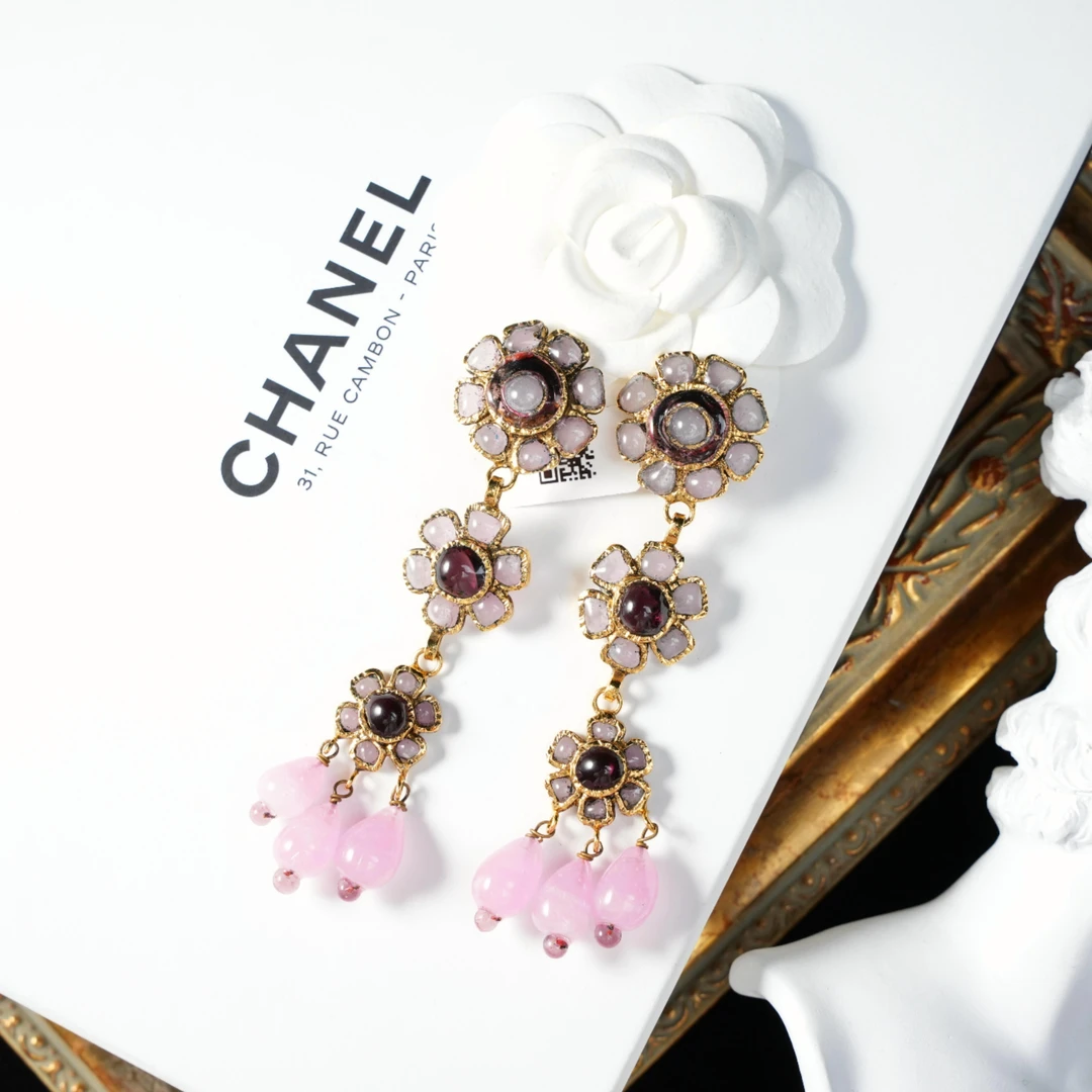 95新 Chanel/香奈儿 柚礼中古/香奈儿紫琉璃花朵扫肩耳夹HZ504063