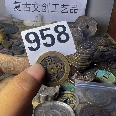 铜知****人复古文创工艺品