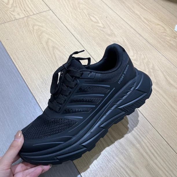 Y129男士超轻舒适百搭休闲鞋网面黑色透气