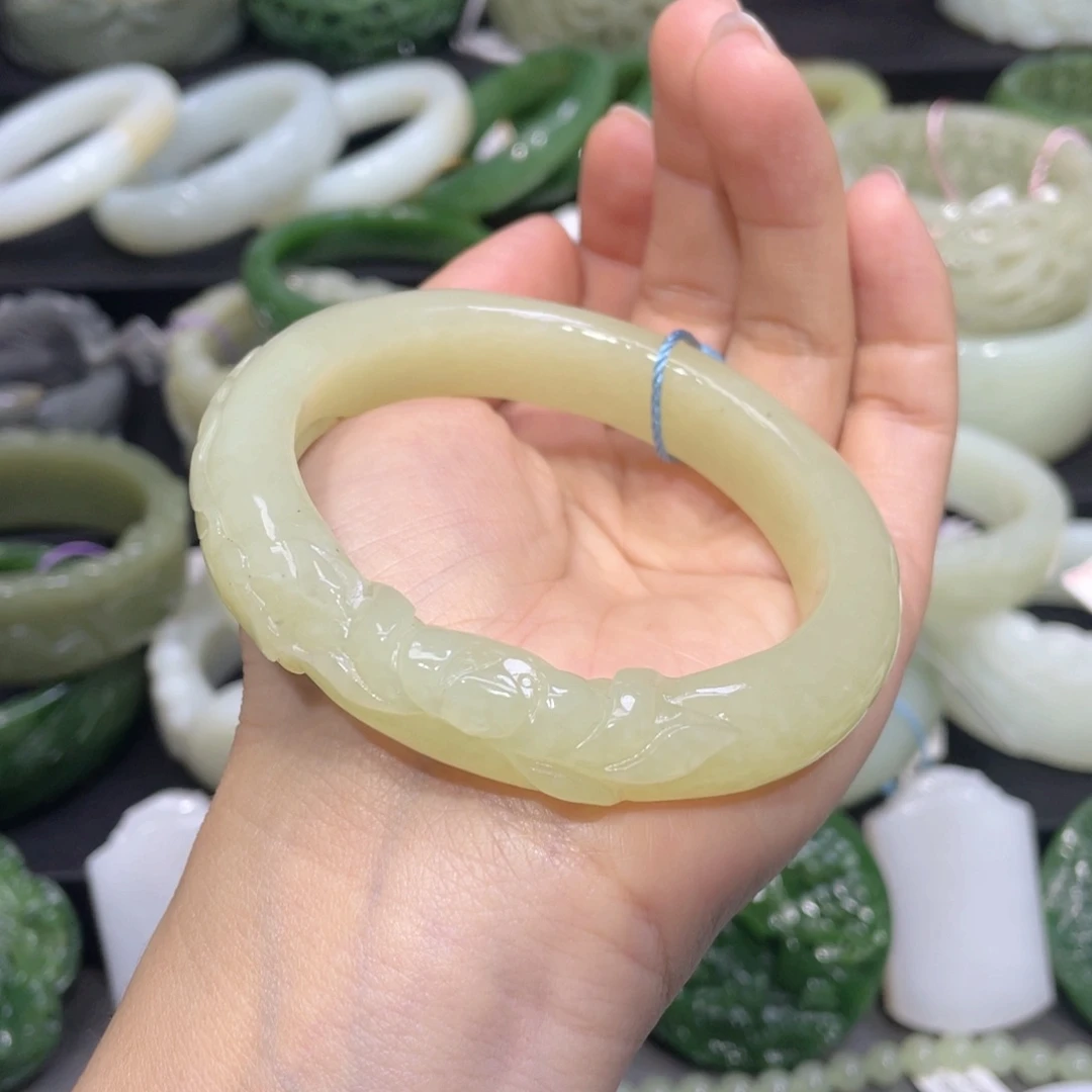 和田玉手镯未镶嵌76