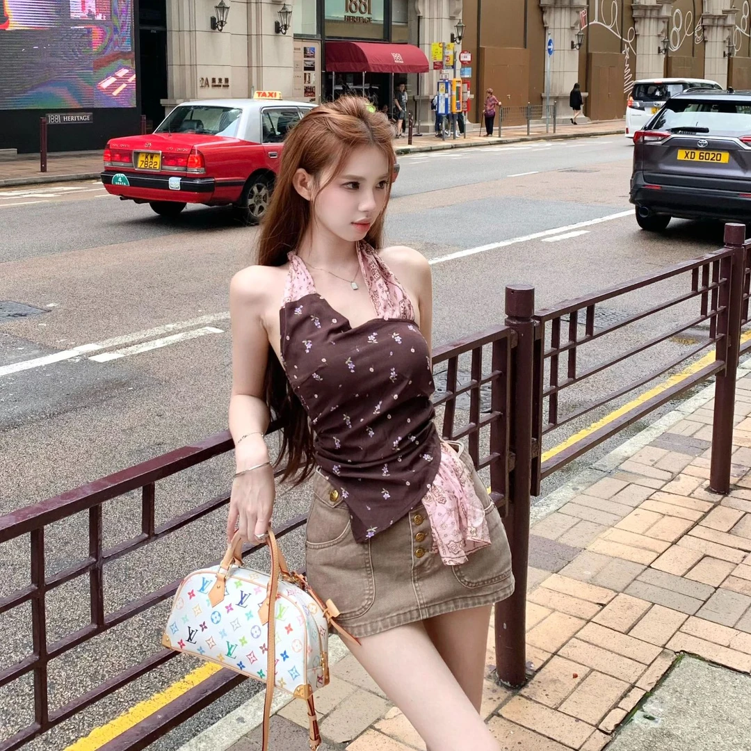 XIAOXIN【进阶韩女】夏季露背碎花设计感无袖挂脖上衣LWJ25B2T1795