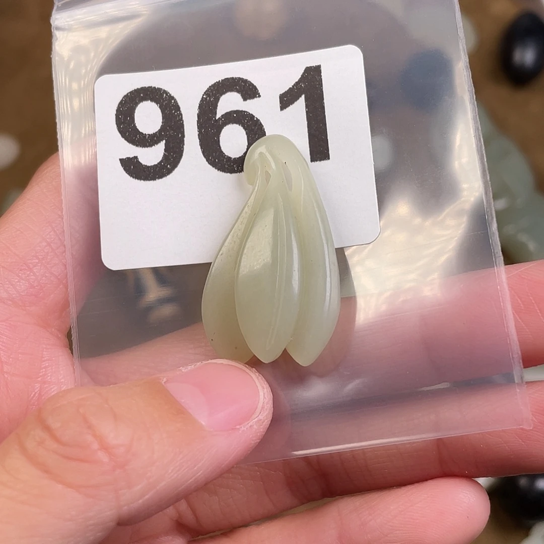 和田玉（糖玉）未镶嵌颈饰