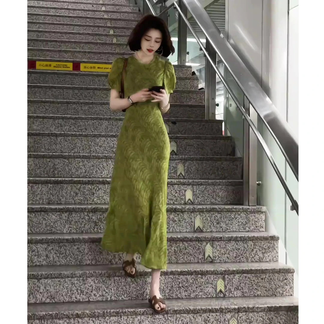 复古优雅气质收腰短袖连衣裙女2025夏季新款法式修身显瘦包臀长裙