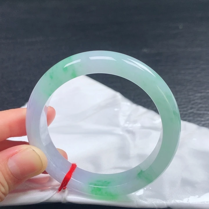 翡翠手镯未镶嵌53圈