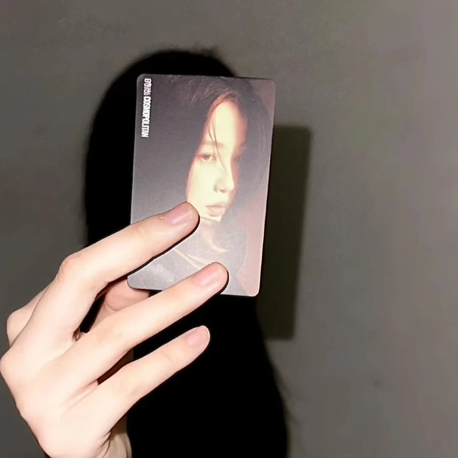 虞书欣COSMO杂志周边小卡嘘国王在冬眠明星爱豆专辑追星lomo卡片