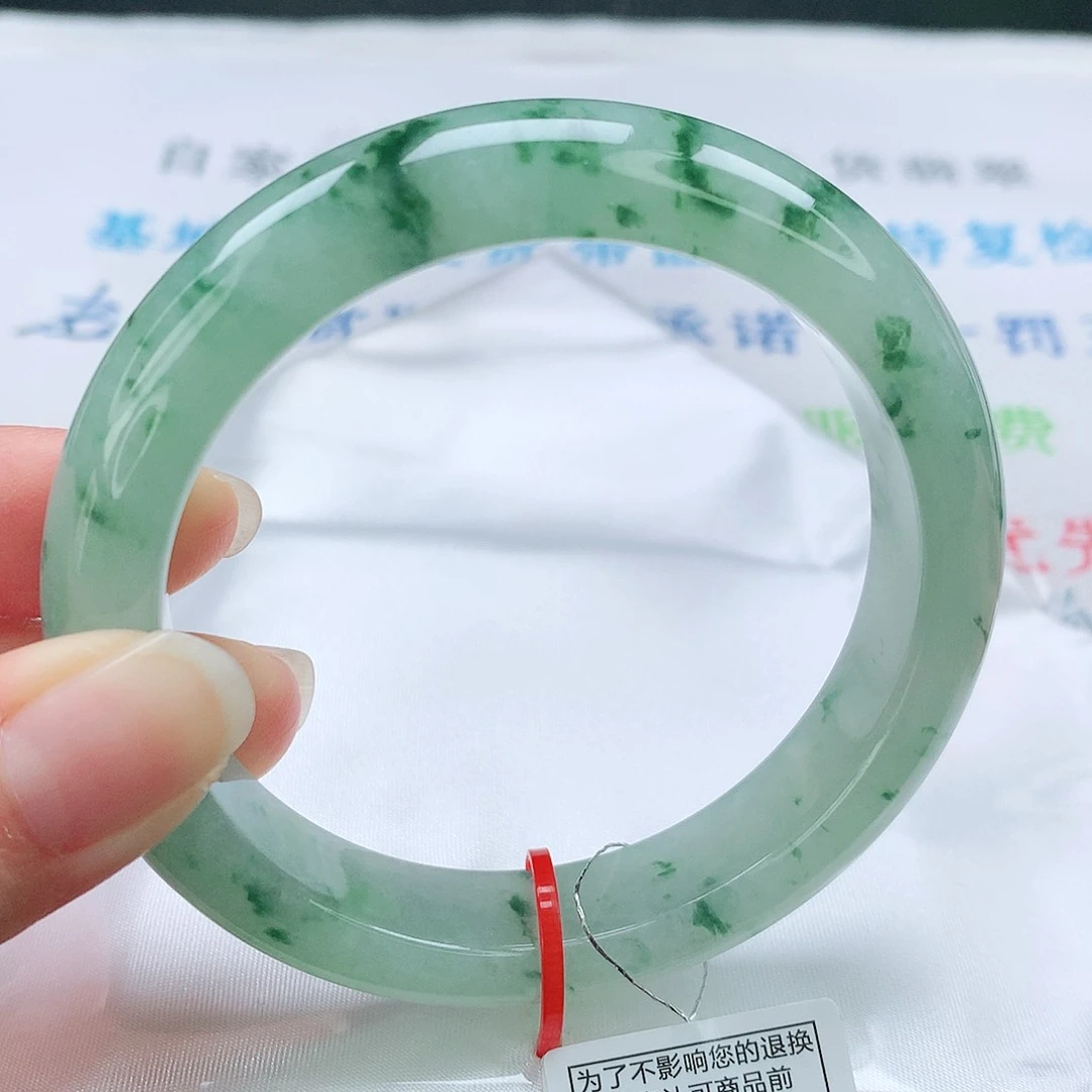 翡翠手镯未镶嵌58圈