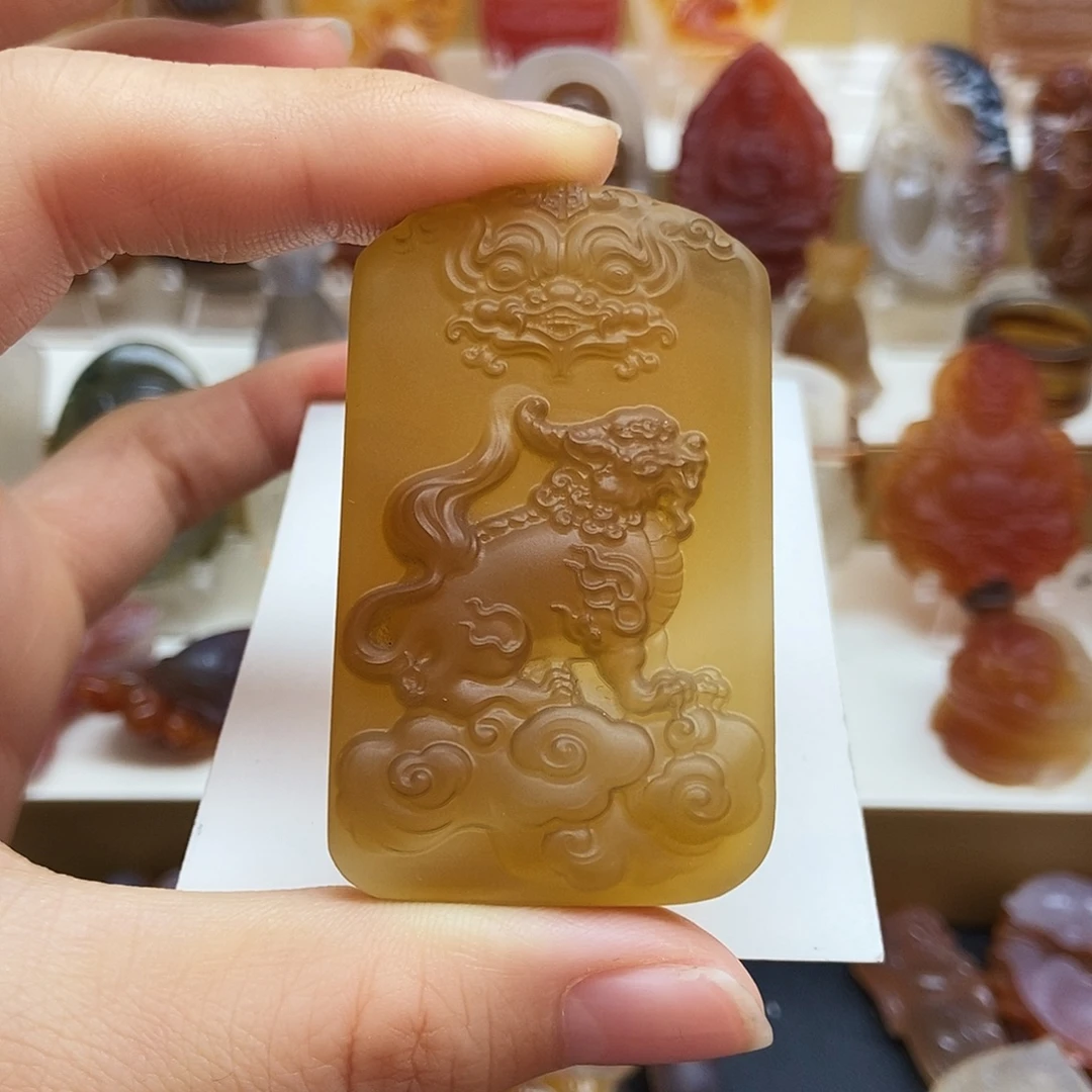 武***钰玛瑙/玉髓未镶嵌颈饰