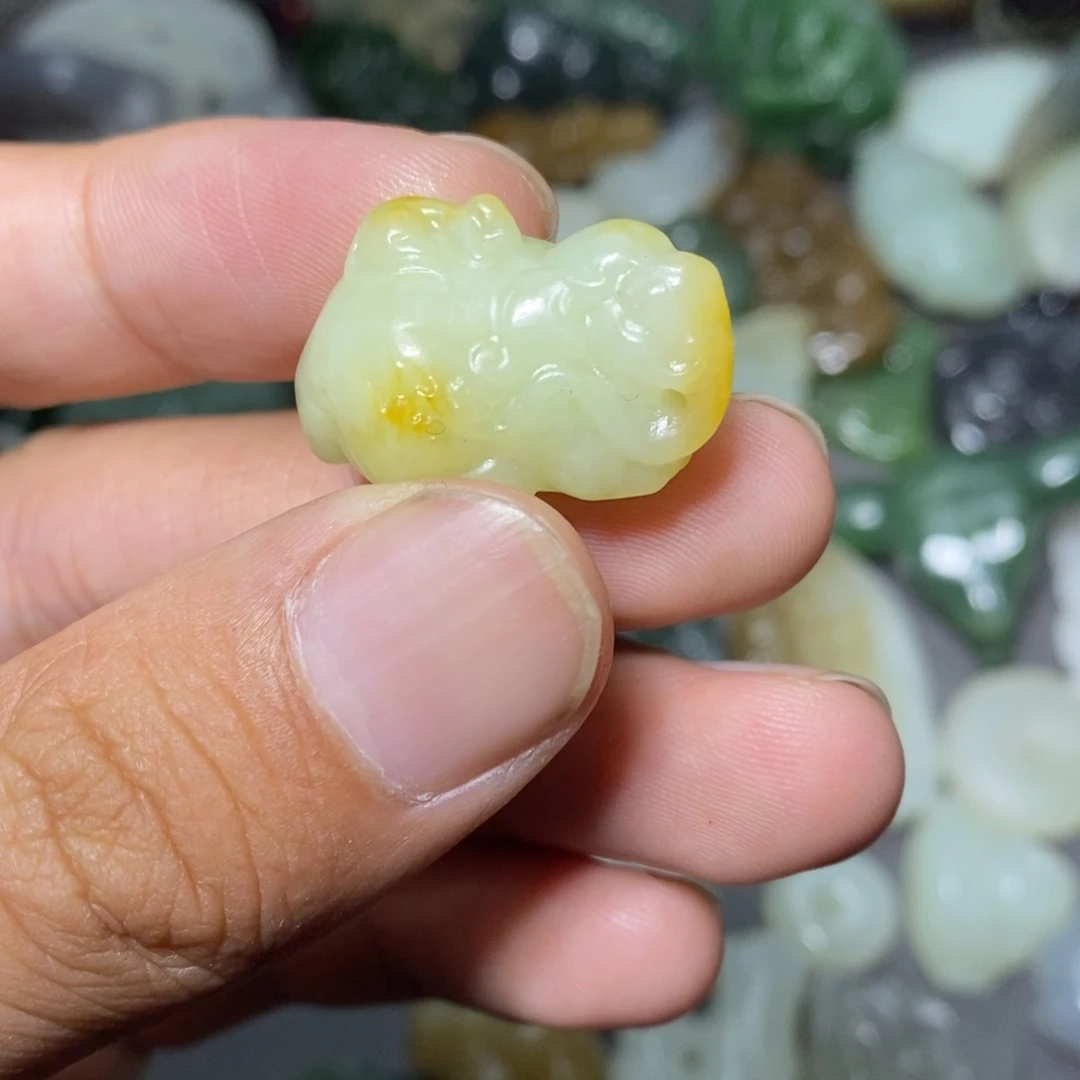 颈饰未镶嵌和田玉