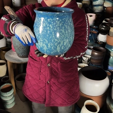 口23高25瑕疵盆子。