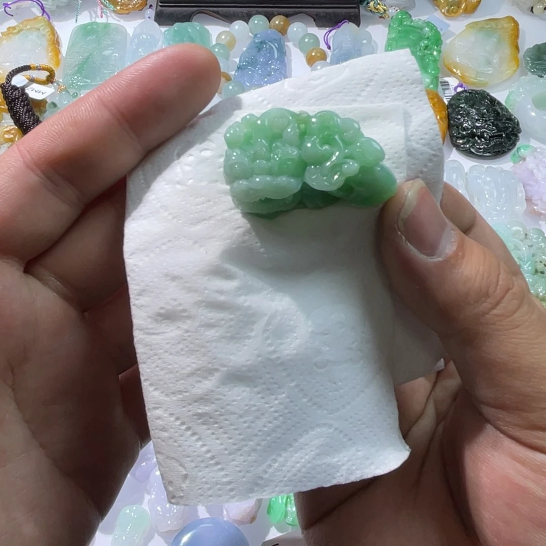 翡翠颈饰未镶嵌天然