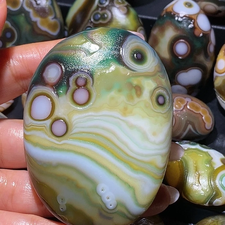 玛瑙/玉髓未镶嵌珠宝奇石32