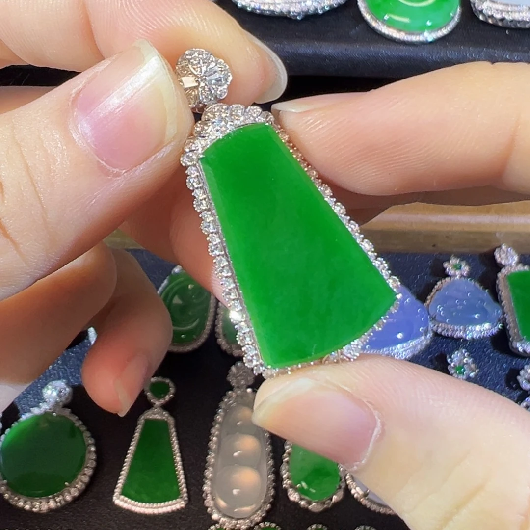 翡翠18K金镶嵌吊坠(不含链)