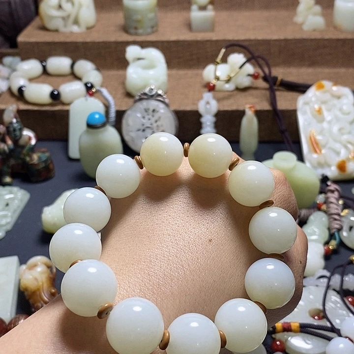 和田玉颈饰未镶嵌石*