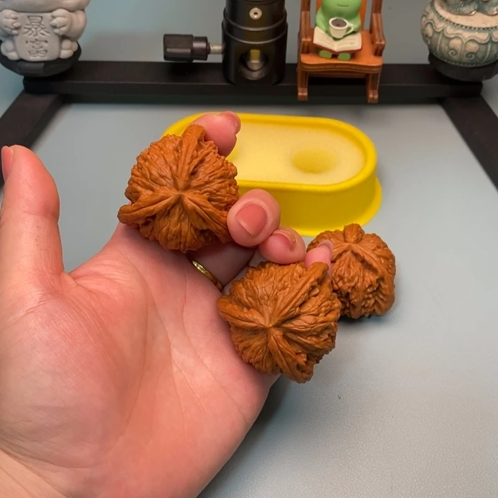 无***叔吊坠文玩核桃42尺寸白狮子微修