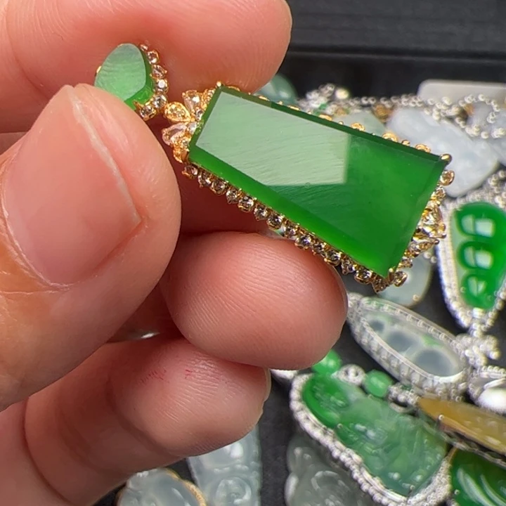 翡翠18K金镶嵌吊坠(不含链)