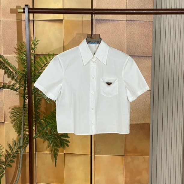 99新 Prada/普拉达 23ss新款学院风三角标短袖衬衫/40码//23195