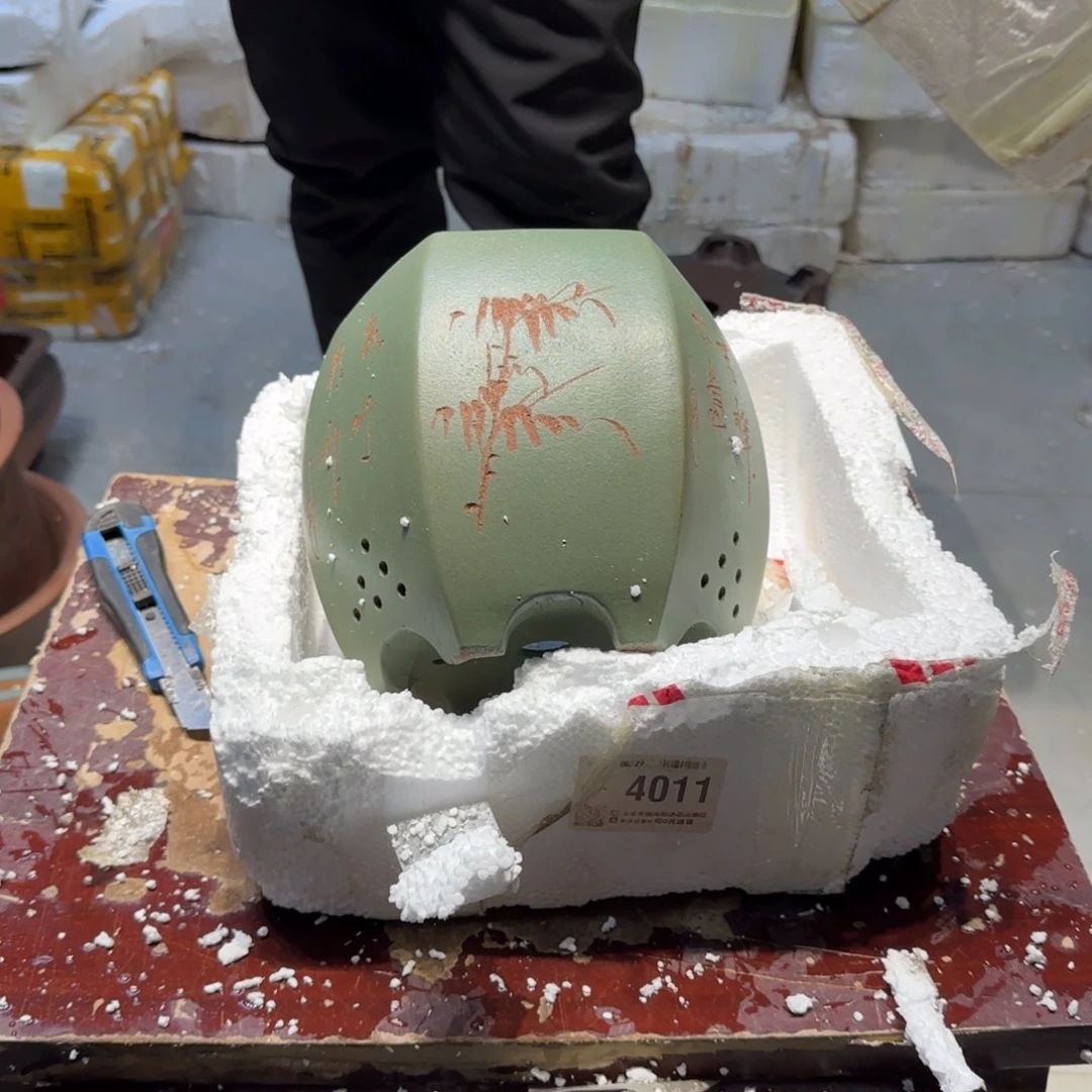 紫砂花盆瑕疵和瑕疵都