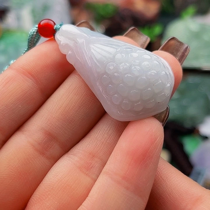 翡翠未镶嵌颈饰挂件