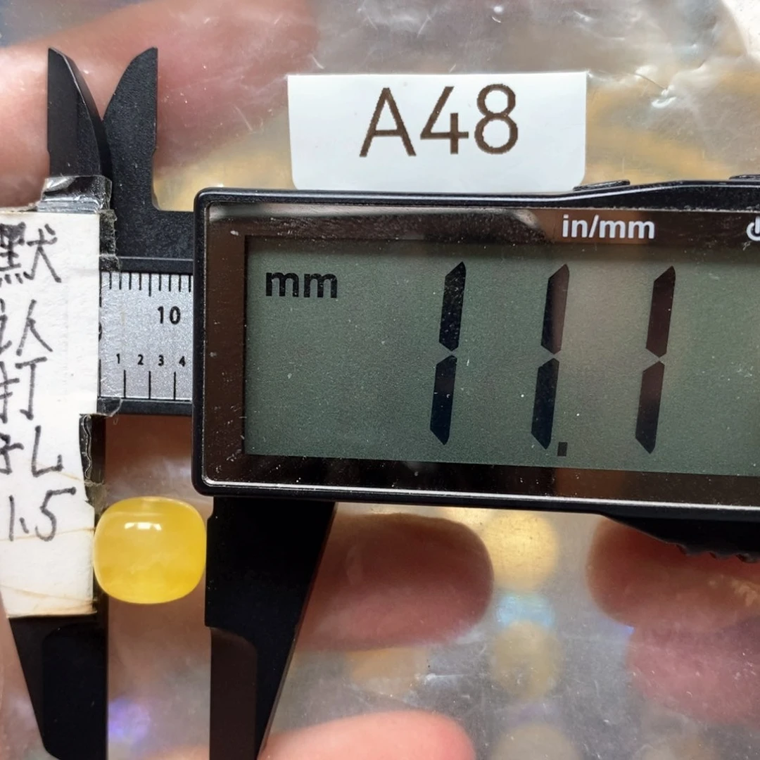 未镶嵌蜜蜡裸石黄白花