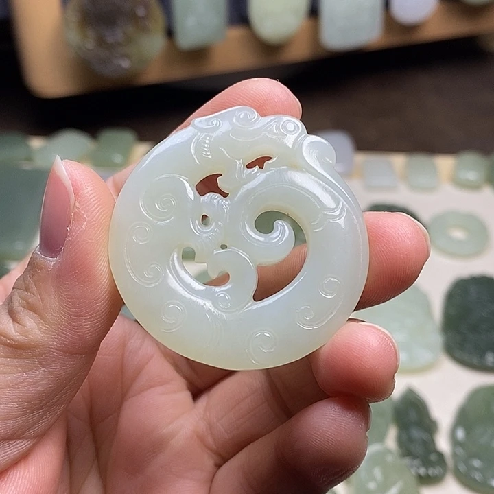 和田玉未镶嵌颈饰