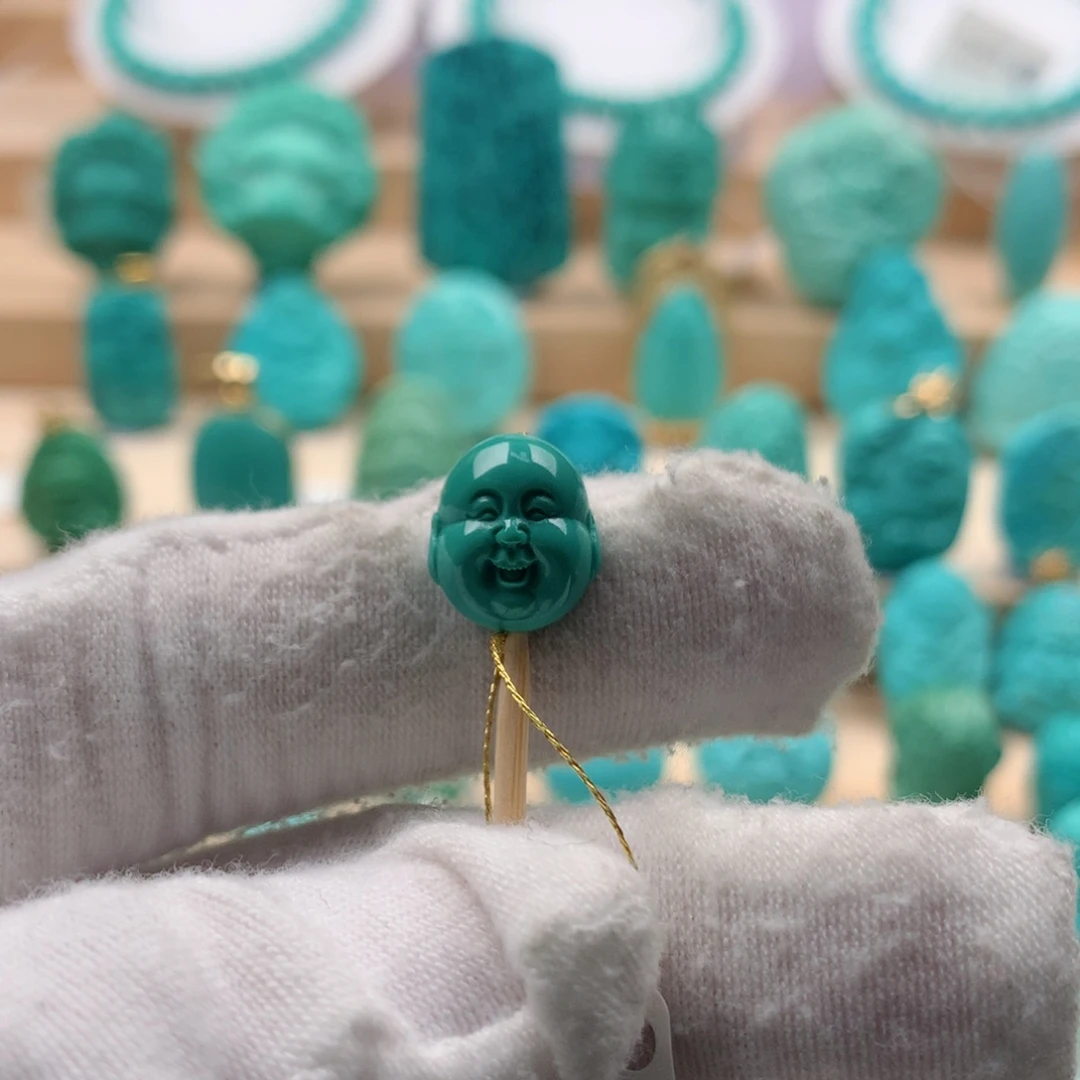 绿松石配饰未镶嵌