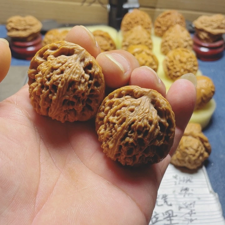 文玩核桃把件南疆石