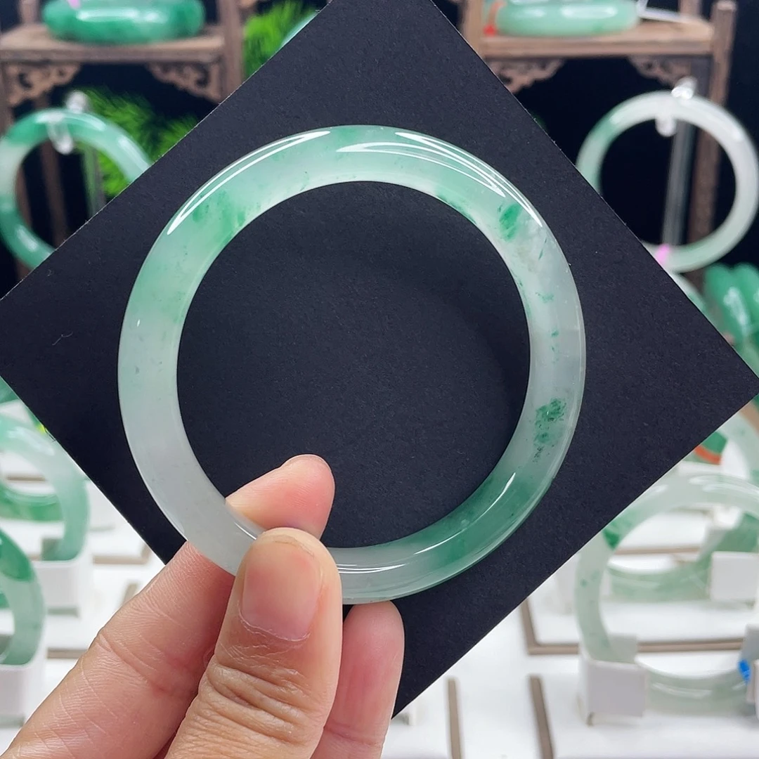 石英质玉未镶嵌手镯