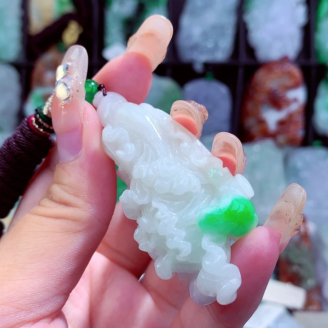 翡翠未镶嵌颈饰挂件