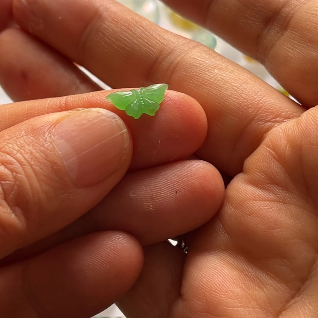 定制翡翠未镶嵌蝴蝶