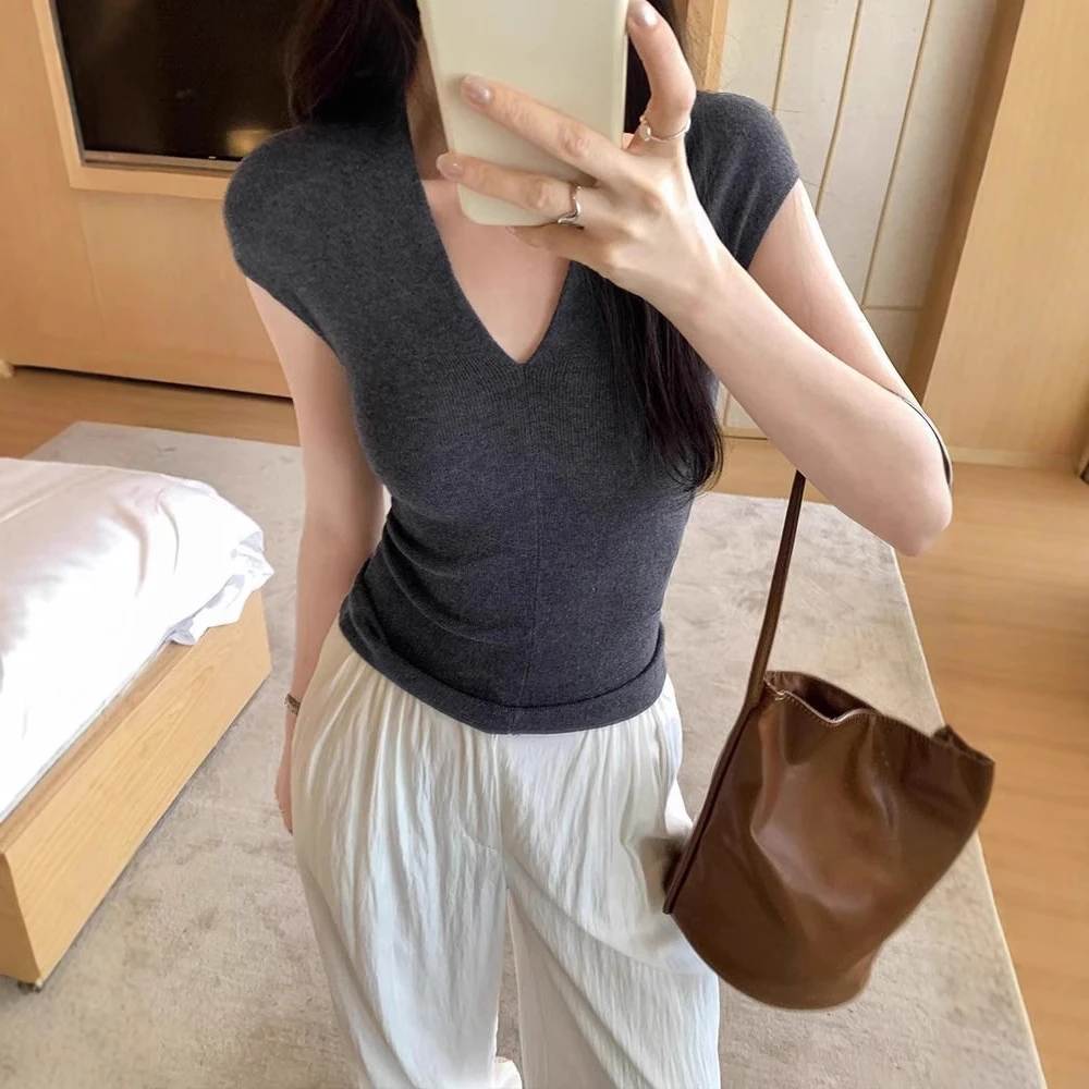 TAFN韩系高级感超好看V领坎肩薄款无袖修身针织衫女夏季新款显瘦