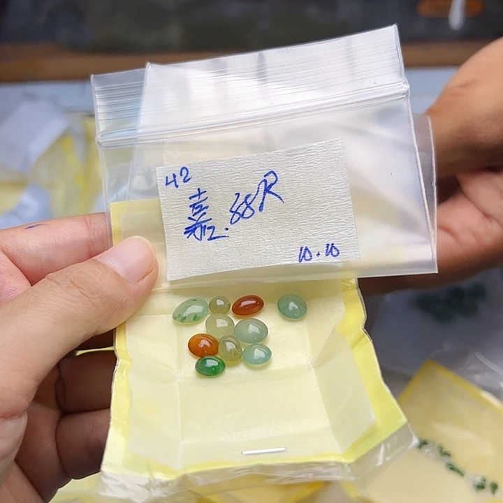 未镶嵌定制翡翠嘉**庄不
